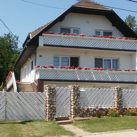 AlsópáhokBetti Vendeghaz公寓 外观 照片